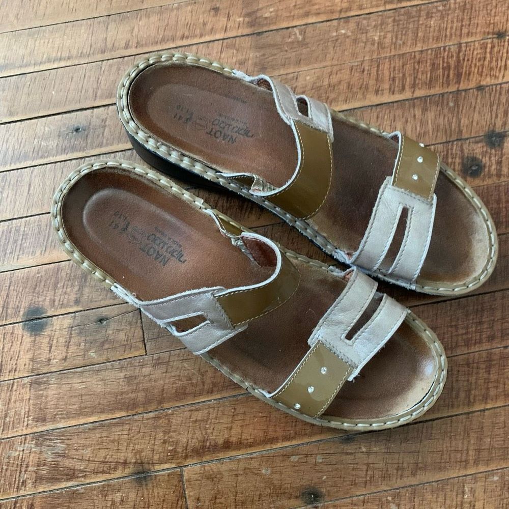 Naot ortho arch support gold strappy 41/10 slip on sandals